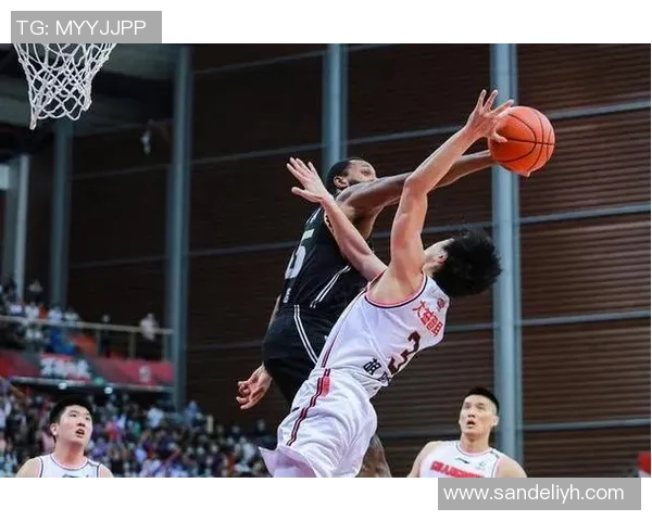 南京篮球队灵活性深度对比分析及其对比赛表现的影响探讨